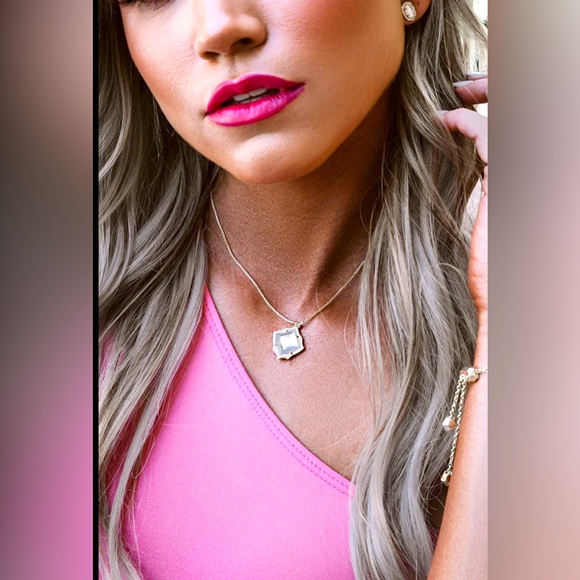 Kendra Scott Jewelry - Kendra Scott Kacey Long In White Ivory/ Silver Pendant
Necklace New